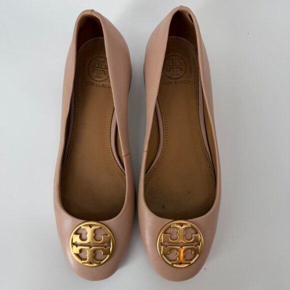 Tory Burch Shoes - Tory Burch Cream Chelsea 25mm Ballet Flats Size 6.5 Pumps